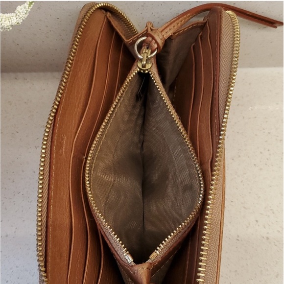 Chloe Lily Long Wallet 💯 % authentic!! - Picture 9 of 10